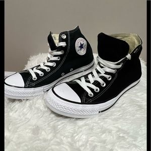 WOMEN'S CONVERSE CHUCK TAYLOR HIGH TOP CASUAL SHOES